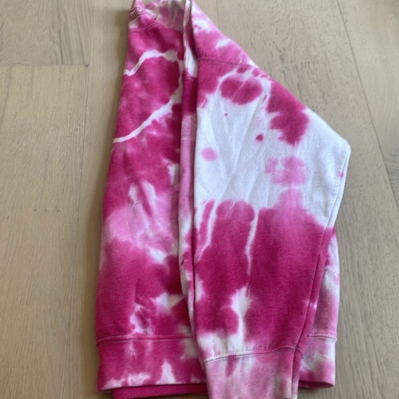 PINK HEART URBAN OUTFITTER SWEATSHIRT - Picture 3 of 3